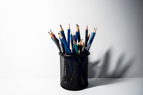 What Are the Best Techniques for Styling a Pencil Dress for Hourglass Figures?