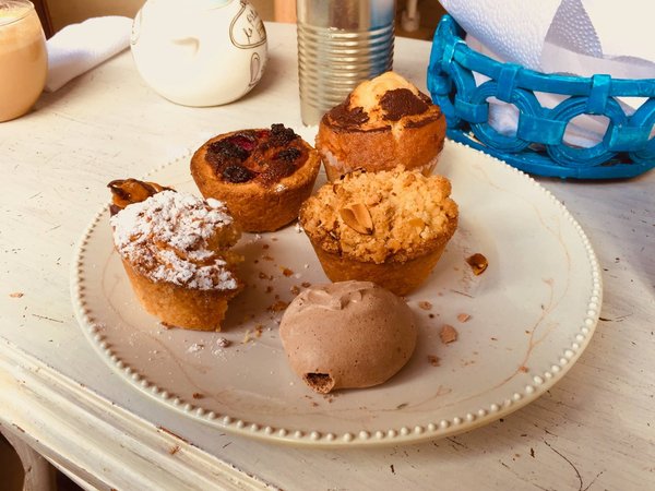 Can You Create an Authentic Italian Cannoli with a Ricotta Filling?